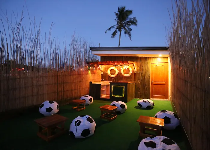 Hostel Avenue Beachfront Balabag 